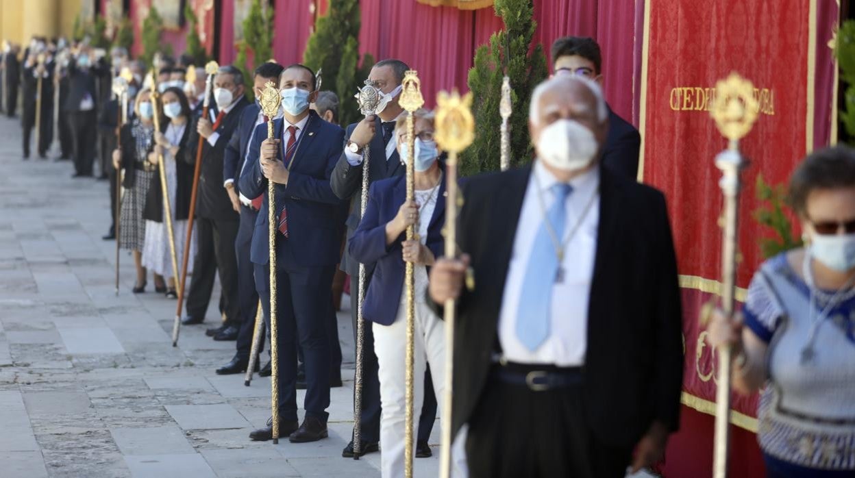 Representación de las cofradías en el Corpus Christi de Córdoba en 2020