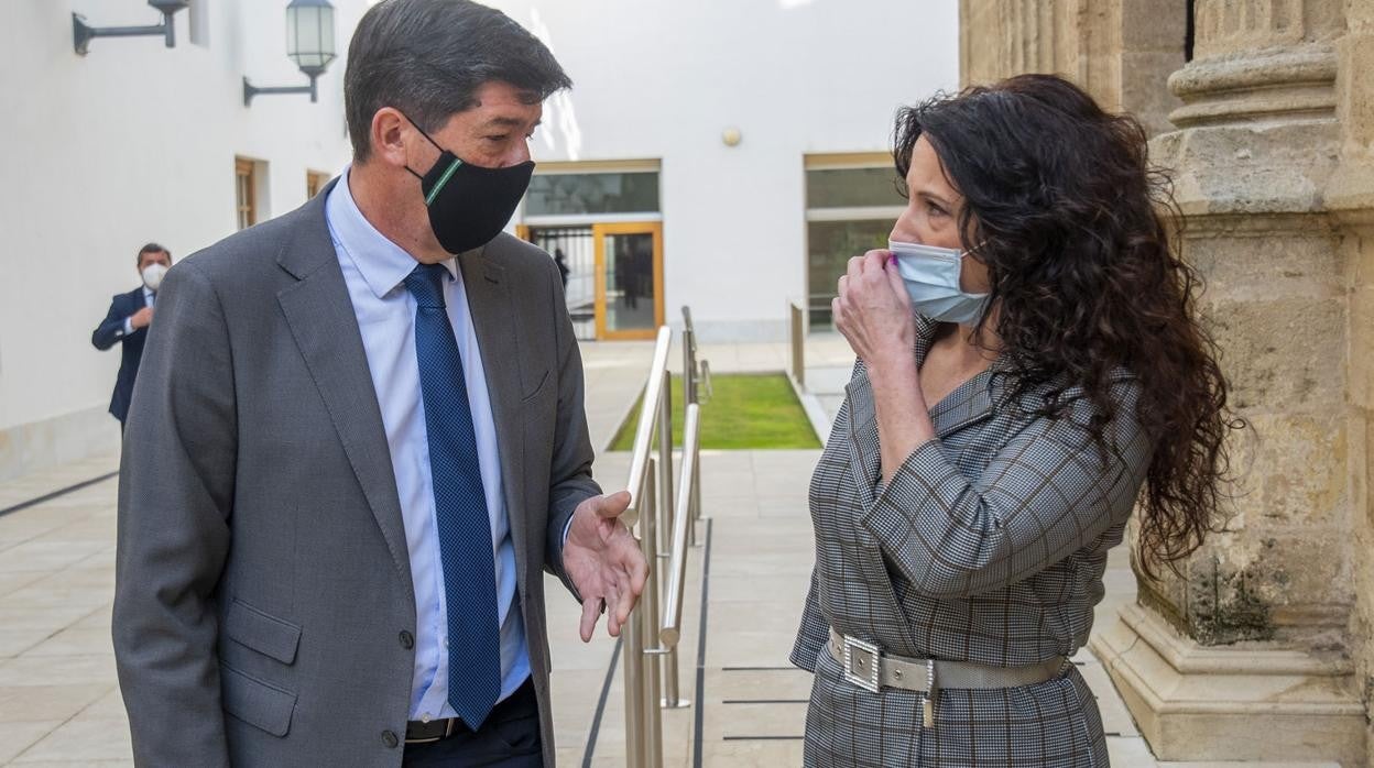 Juan Marín y Rocío Ruiz, en el Parlamento de Andalucía