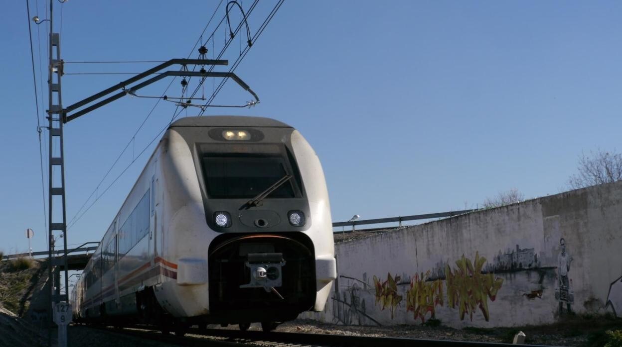 Uno de los trenes que enlaza Jaén con Madrid