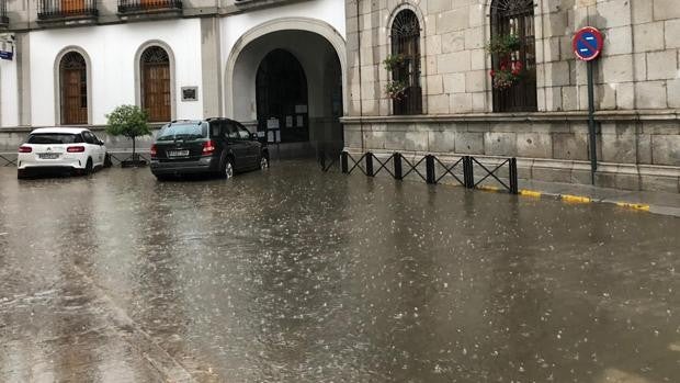 Una fuerte tormenta, con granizo y truenos, sacude a Pozoblanco