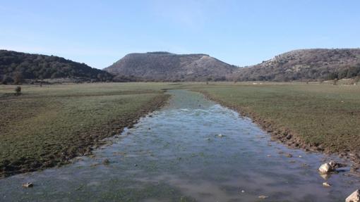 Río Bailón, junto al que va el sendero entre Cabra y Zuheros