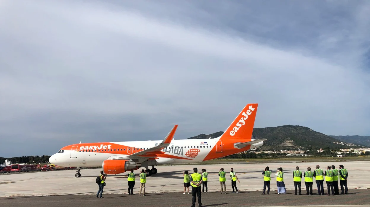 Llegada del primer avión de EasyJet a su base estacional de Málaga