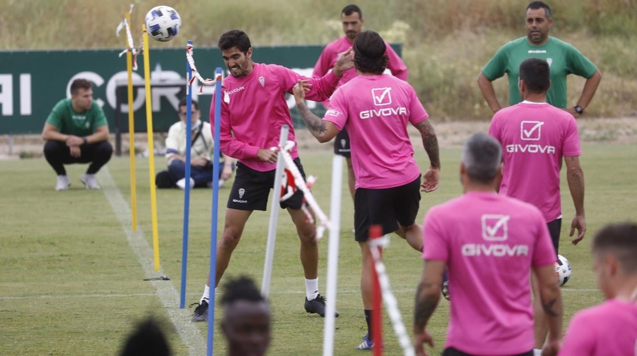 Bernardo Cruz, jugador cordobés con contrato para la próxima temporada 2021-22