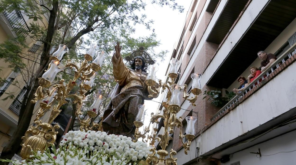 Procesión del Sagrado Corazón de Jesús desde San Hipólito en Córdoba antes de la pandemia