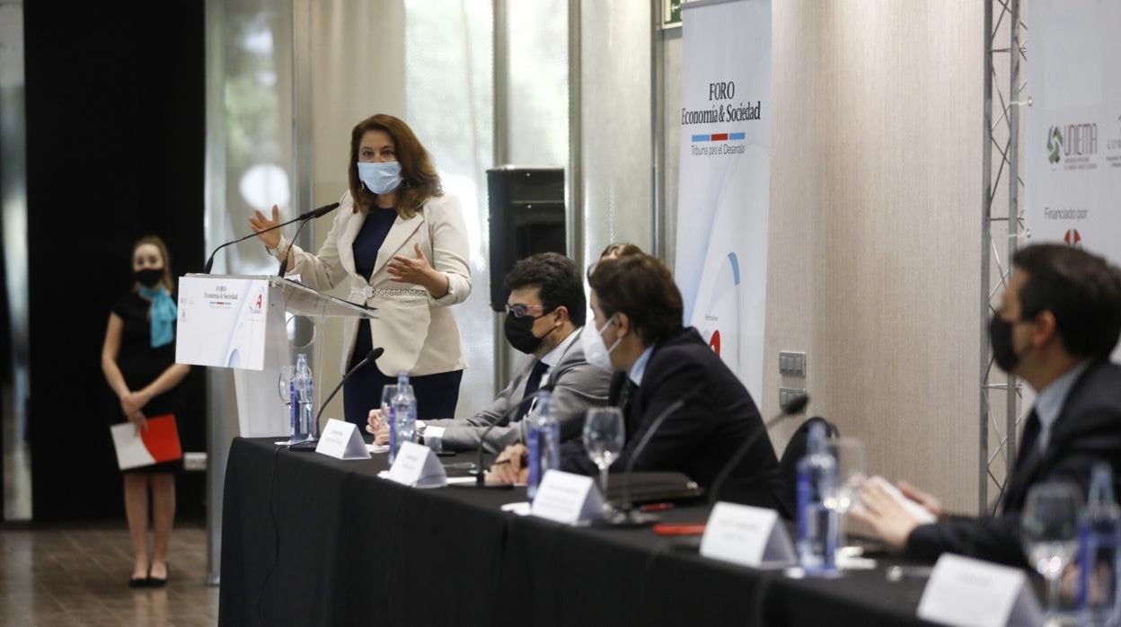 La consejera de Agricultura, hoy durante su participación en el foro de Asfaco