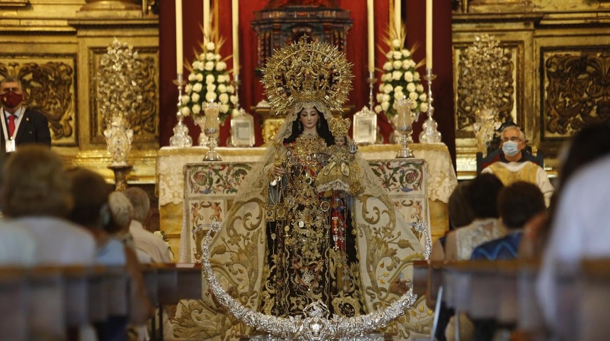 La Virgen del Carmen, durante sus cultos en San Cayetano en 2020