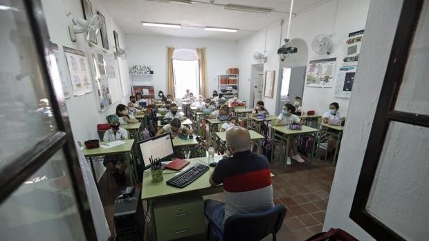 Solo una de cada diez clases de Cordoba se ha visto afectada por el Covid-19 en el curso que acaba hoy