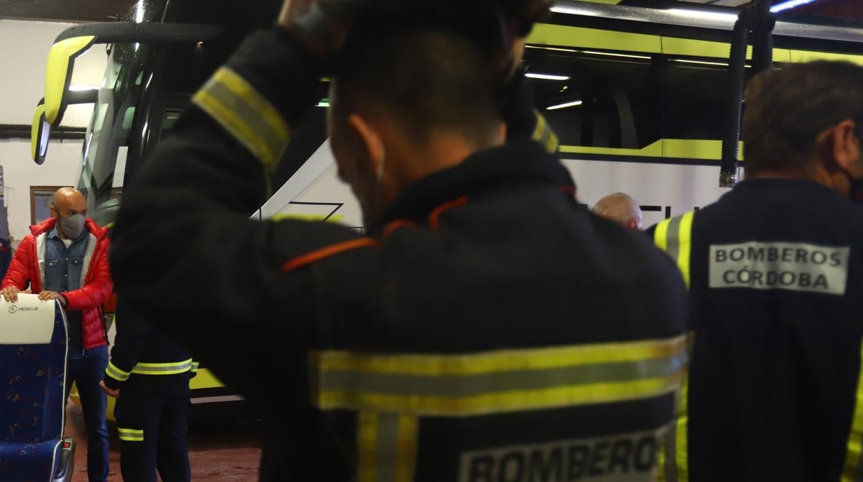 Bomberos de Córdoba durante una actuación