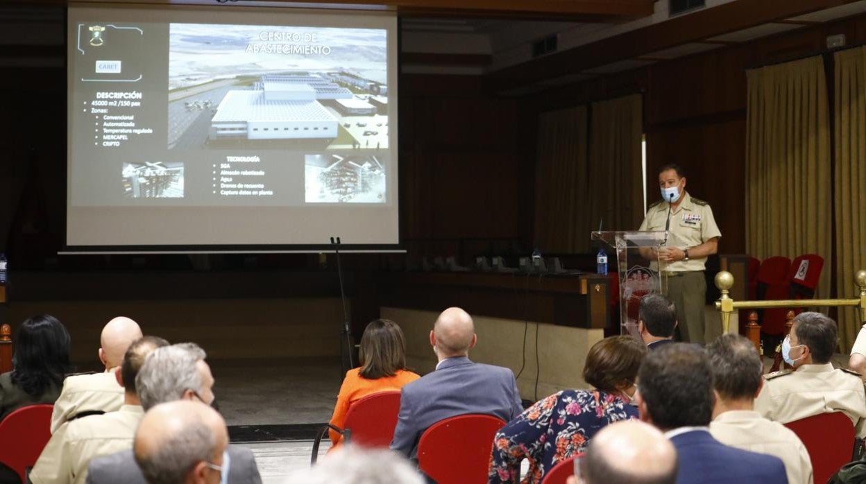 Un momento ayer de la presentación en el Ayuntamiento de la Base Logística de Córdoba