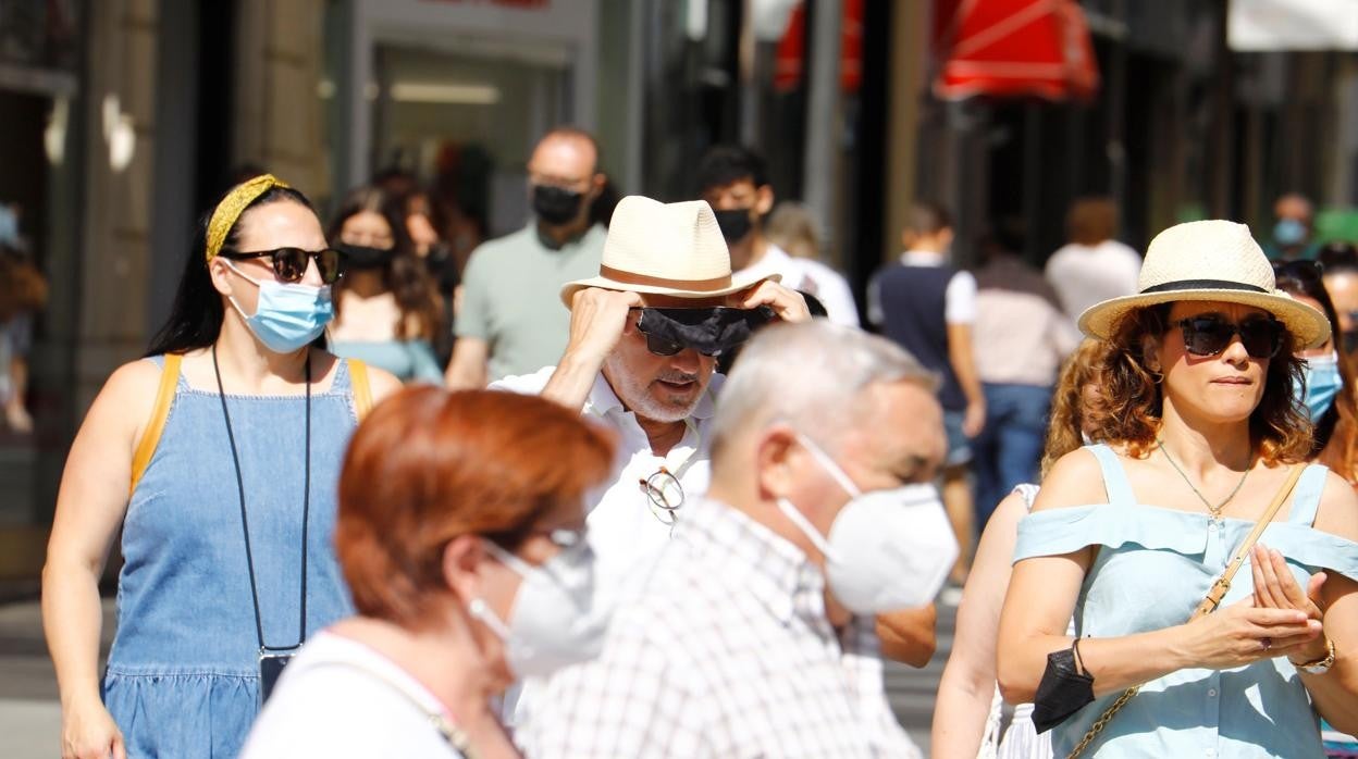 Ciudadanos en el primer día sin mascarillas