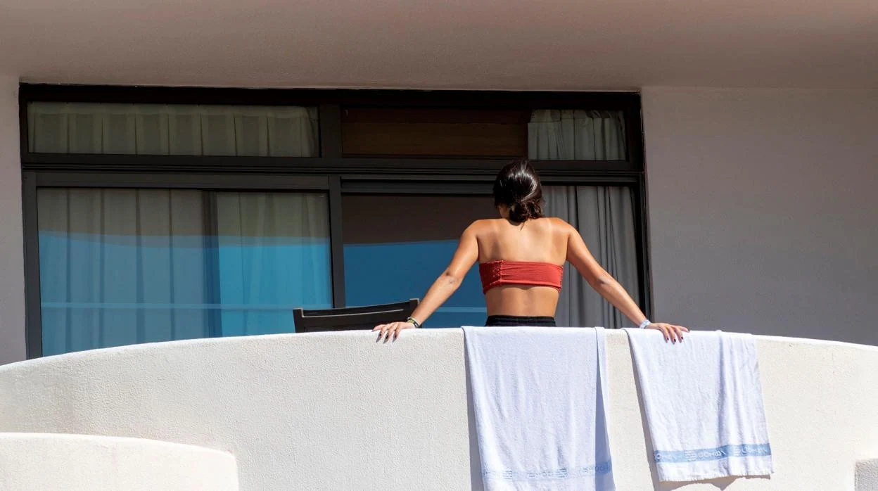 Una de las jóvenes aisladas en el Hotel Bellver de Mallorca