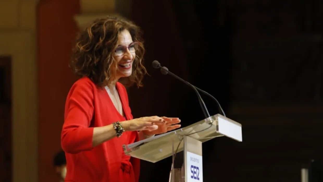 La ministra de Hacienda María Jesús Montero durante su intervención en Sevilla