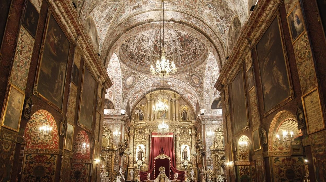 Interior de la iglesia de El Carmen en San Cayetano