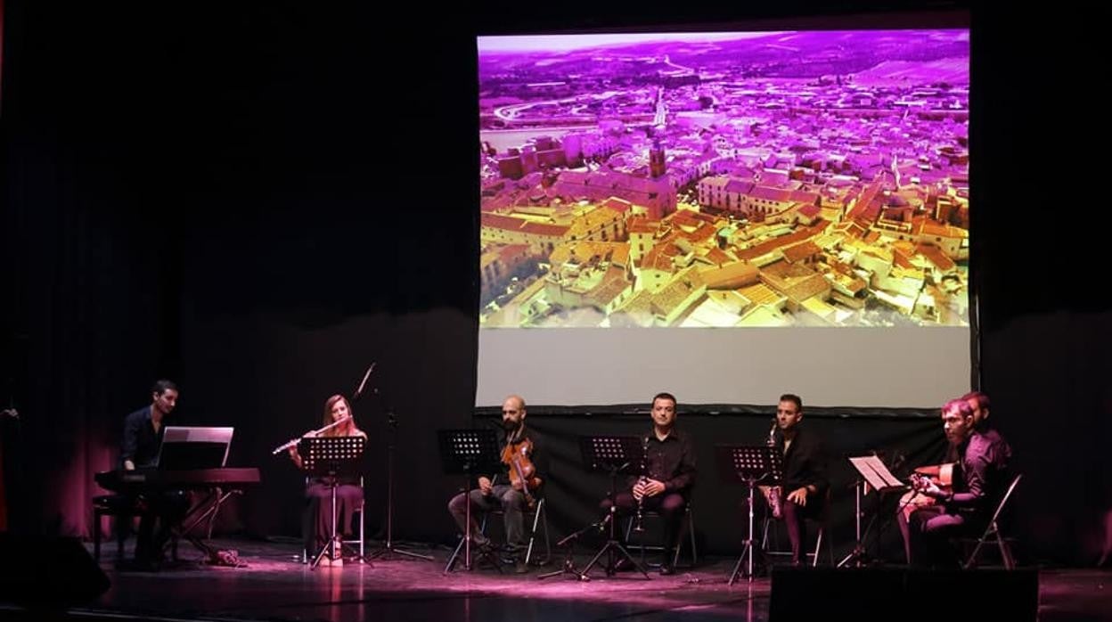 Espectáculo inaugural en el nuevo Teatro Cercantes de Castro del Río