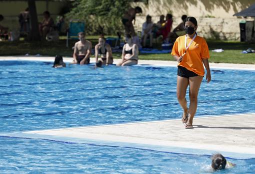 Imagen de la piscina municipal de la calle Marbella