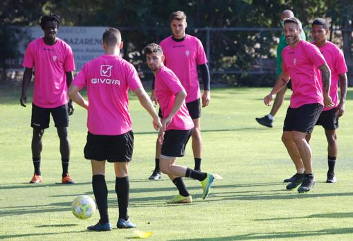 Javi Flores durante un entrenamiento en la Ciudad Deportiva