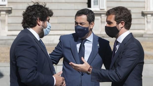 Juanma Moreno habla de medidas «más drásticas» contra el Covid si no baja la incidencia en Andalucía