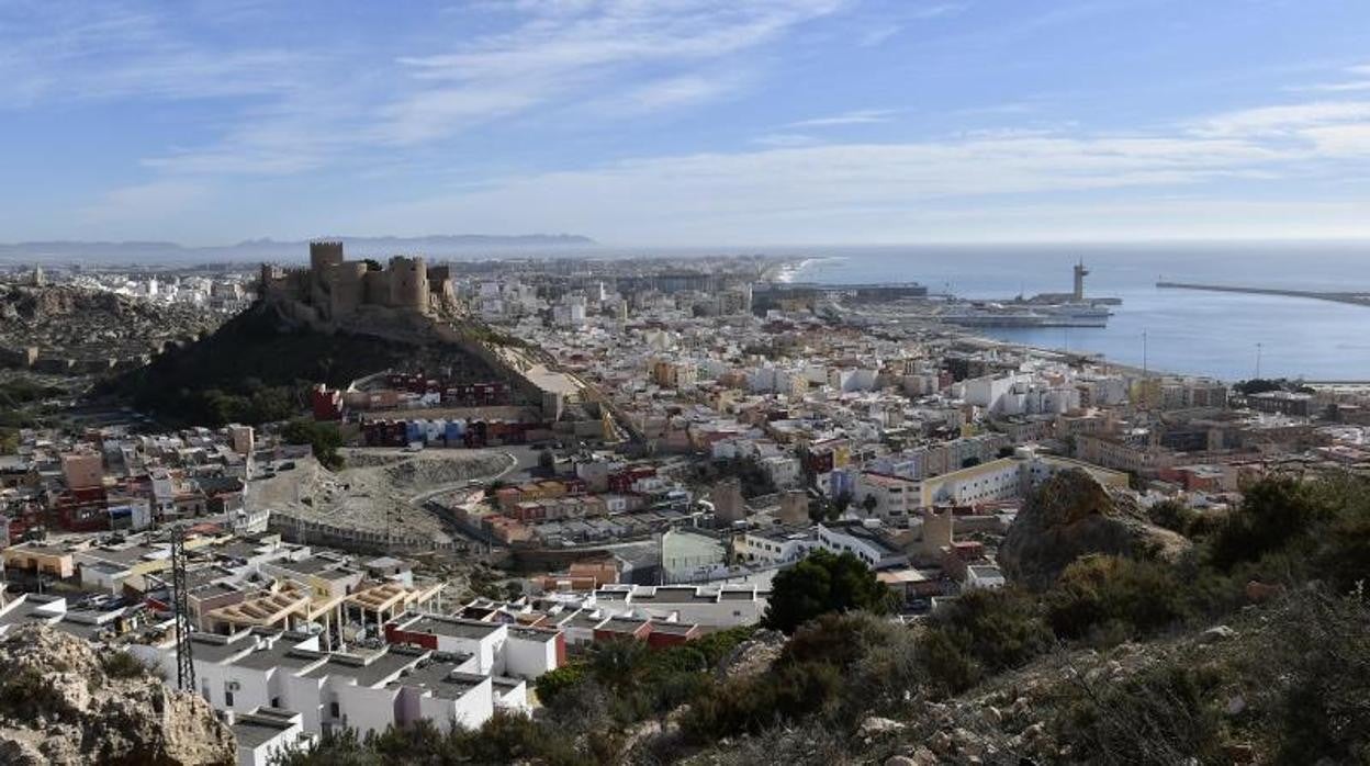 Panorámica de Almería y su Alcazaba