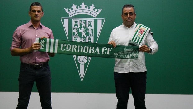 Fichajes Córdoba CF | Visus y un delantero para completar la plantilla blanquiverde