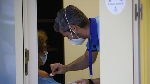 La quinta ola pega con fuerza en los hospitales: Andalucía suma 146 ingresados en un solo día