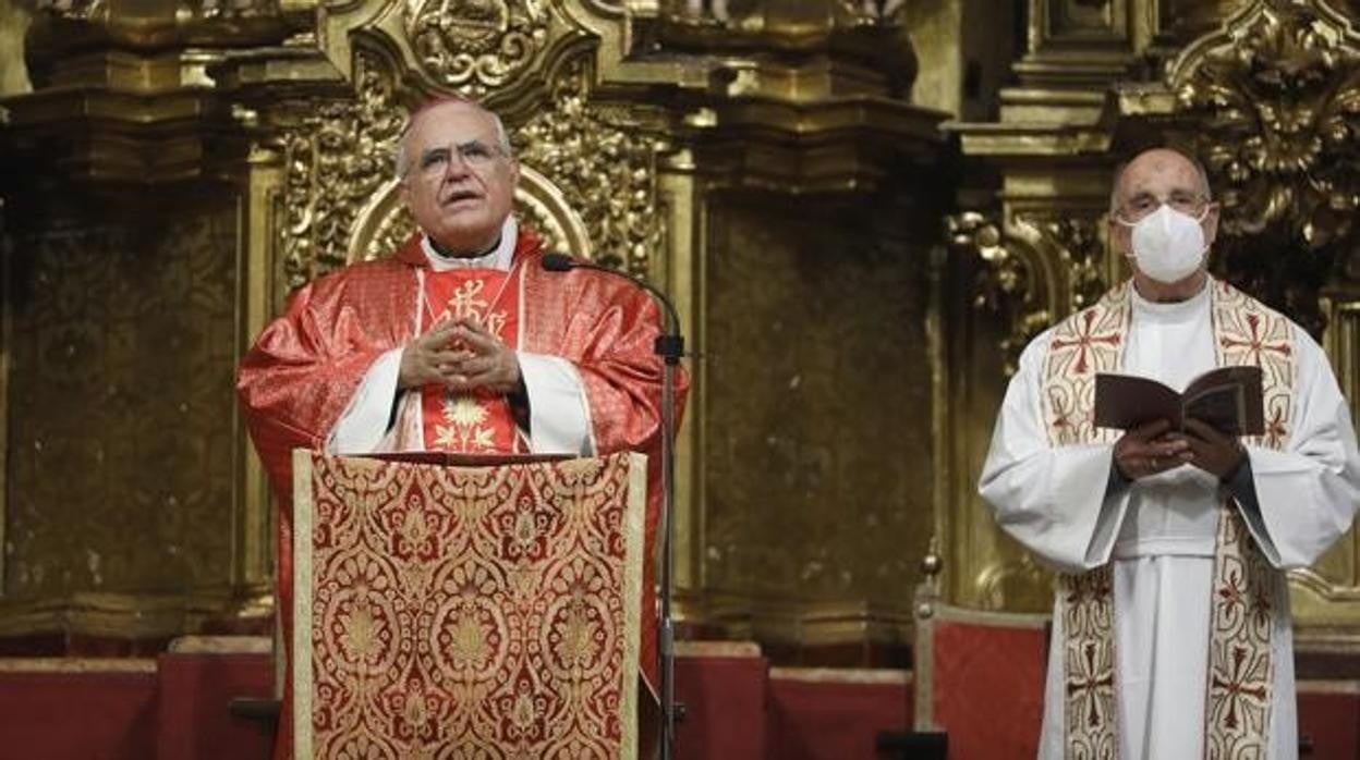 El obispo de Córdoba, Demetrio Fernández, durante una misa en la Santa Iglesia Catedral de Córdoba