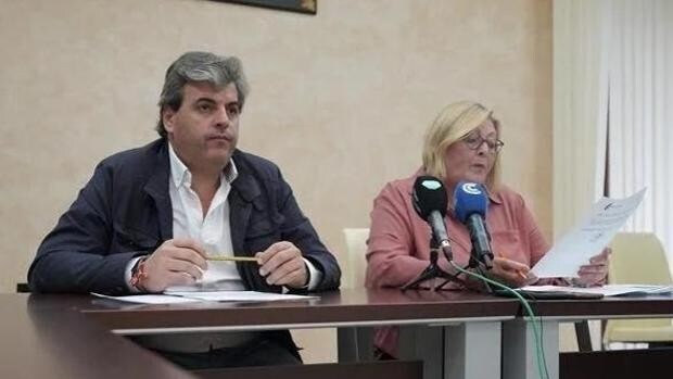 El PSOE ancla en su cargo a un edil de Almonte que espera juicio mientras se deshace el Gobierno local