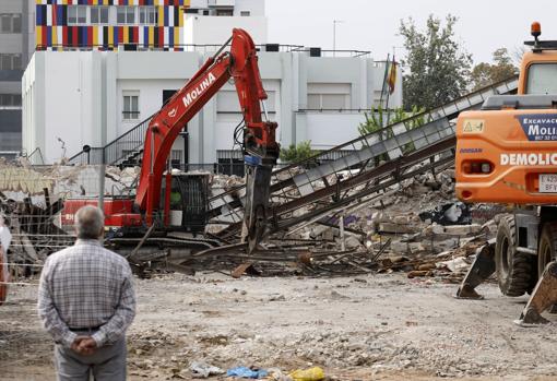 Imagen de archivo de la demolición del Pabellón de la Juventud