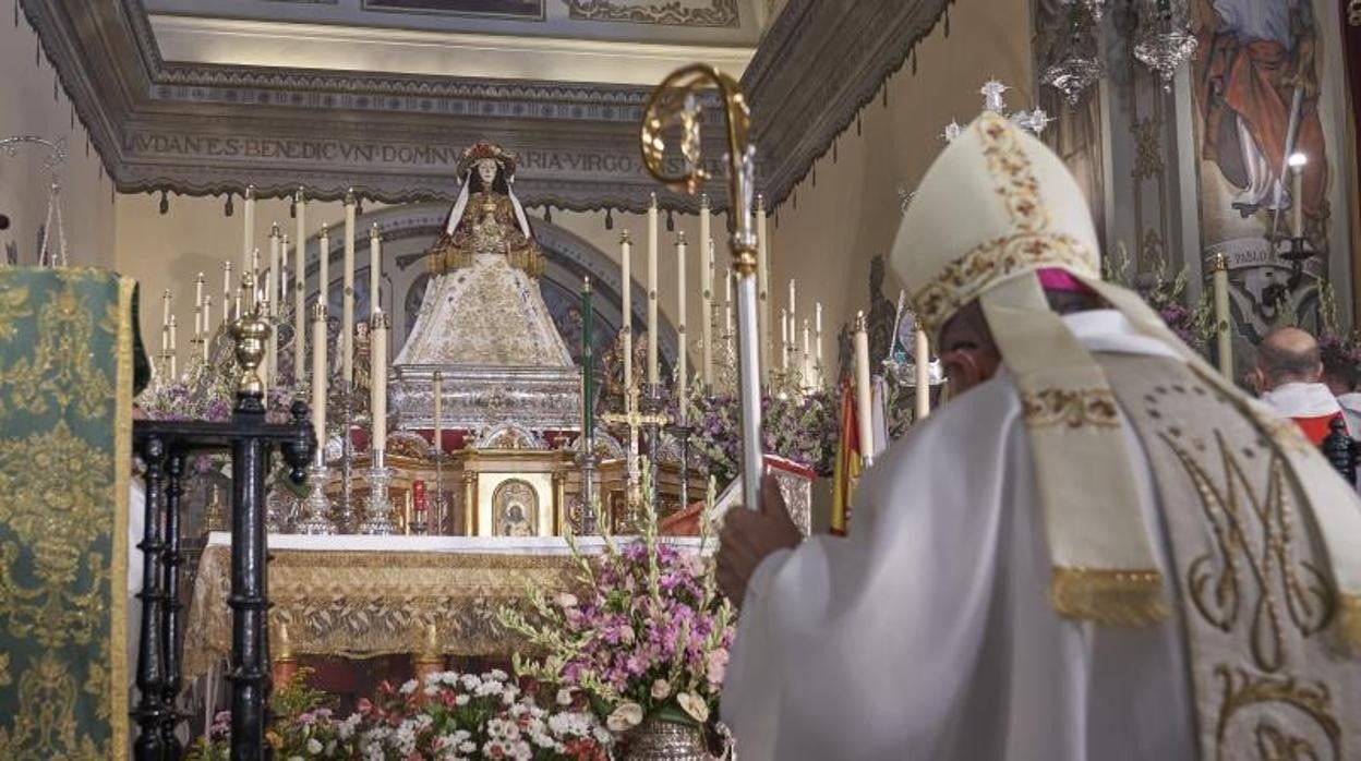 La Virgen del Rocío en la parroquia de Almonte