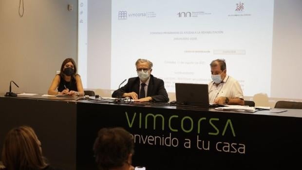 Vimcorsa entrega 800.000 euros para instalar ascensores en bloques de Córdoba