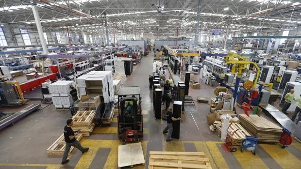 Energía solar, frío, salud y madera, los capítulos del crecimiento de la industria en Lucena