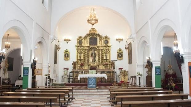 Iglesias cofrades | La parroquia de Santa Victoria de Córdoba, corazón del Naranjo con un retablo del XVIII