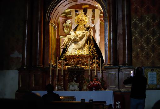 Nuestra Señora de las Angustias, en su capilla de San Agustín