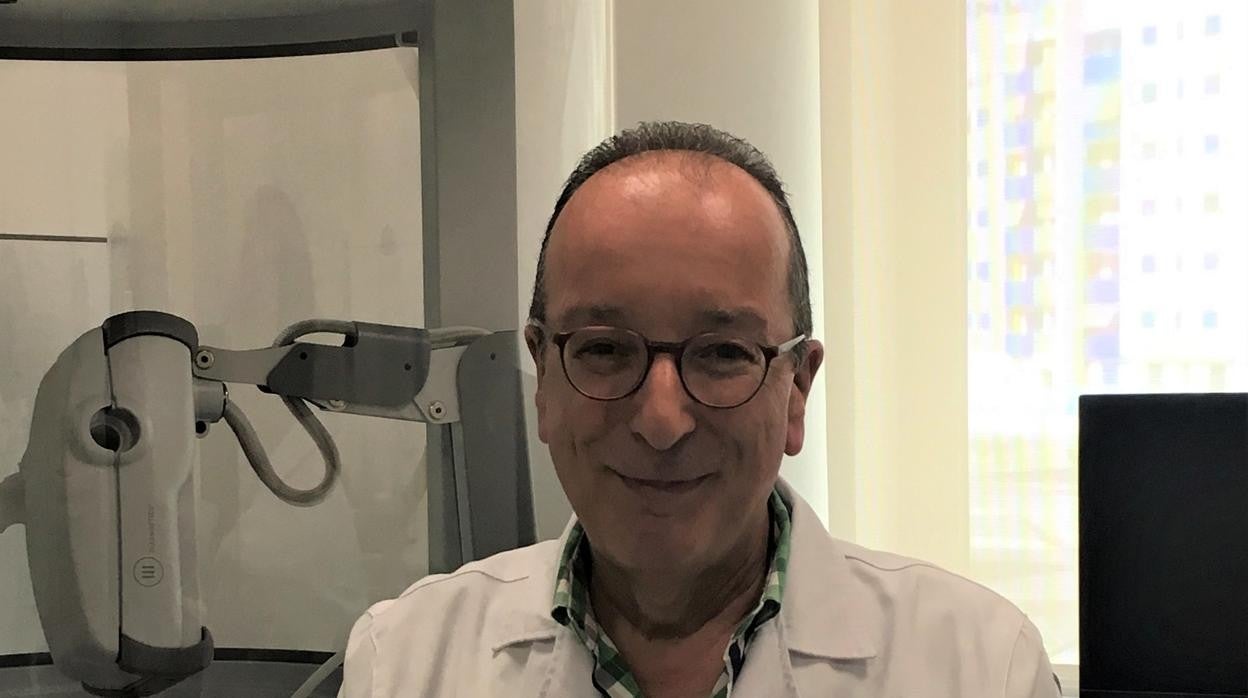 El jefe de Neumología del Hospital Quirón de Córdoba Luis Manuel Entrenas