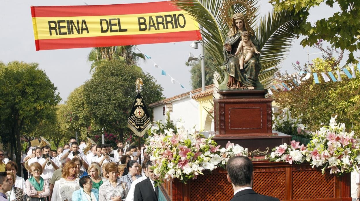 La Virgen del Rosario, en la procesión por Electromecánicas el 4 de octubre de 2015