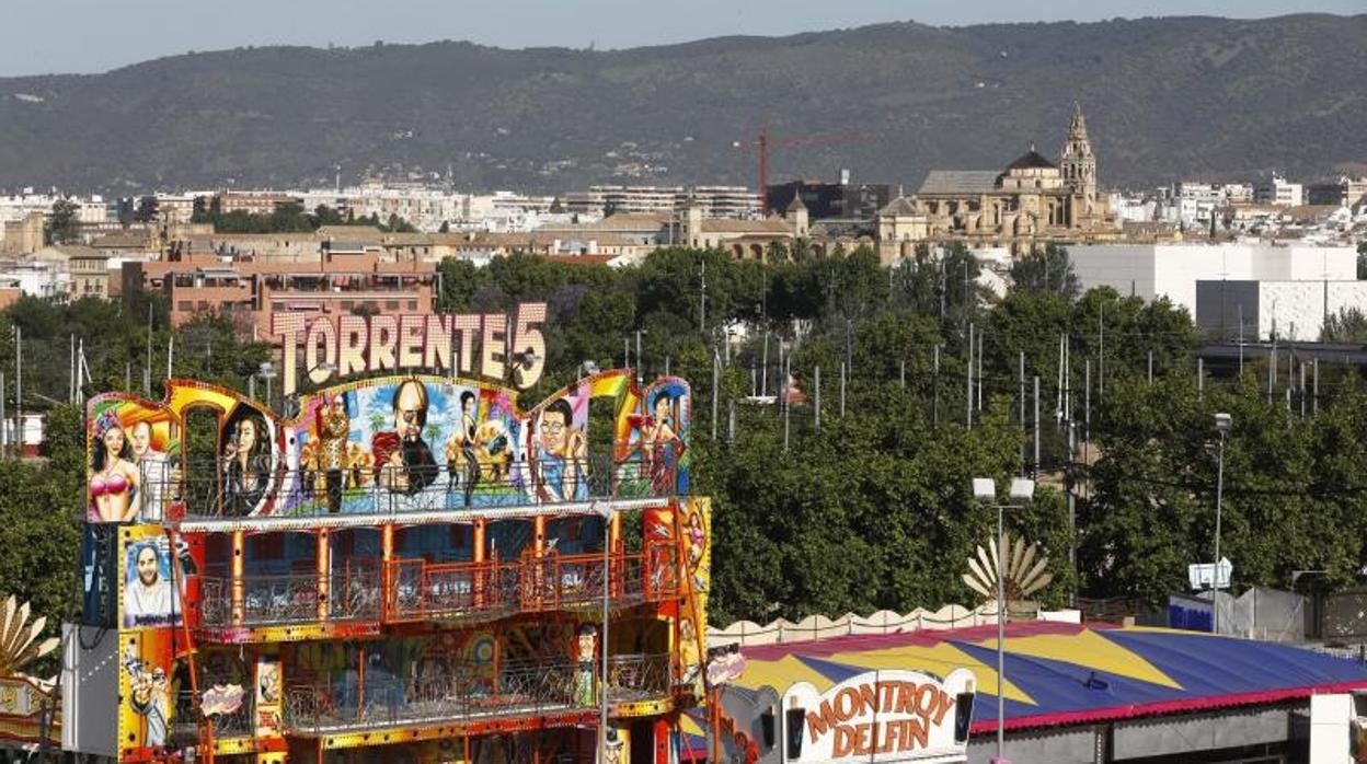 El recinto ferial del Arenal con el parque de atracciones instalado en mayo de este año