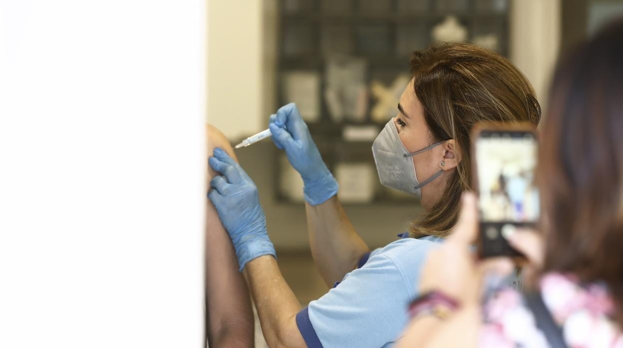 Campaña de vacunación en un centro de salud de Córdoba