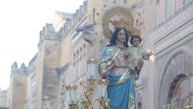 María Auxiliadora de Córdoba, sometida a un estudio radiológico antes de su inminente restauración