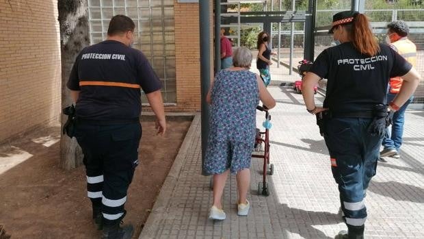 Ola de calor en Córdoba | El Ayuntamiento redobla recursos para atender a personas mayores y sin hogar