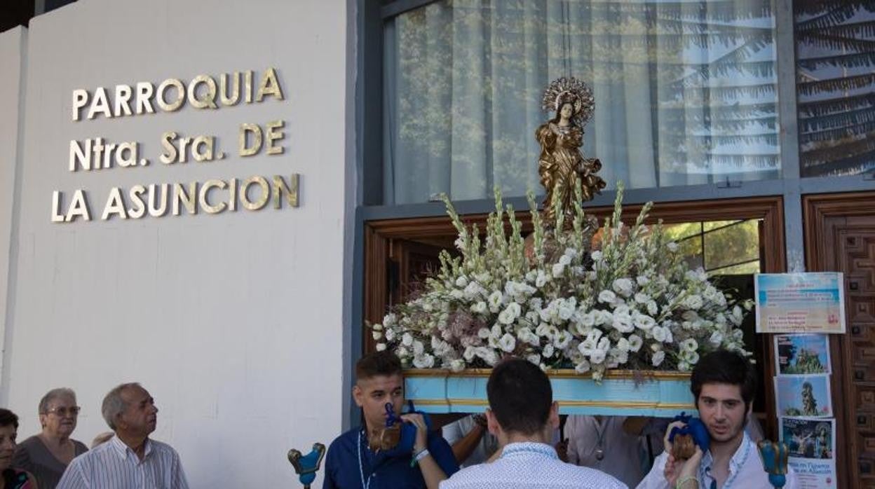 Procesión de la Virgen de la Asunción en el Parque Figueroa