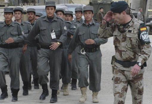 Oficiales del Ejército Afgano formados por españoles
