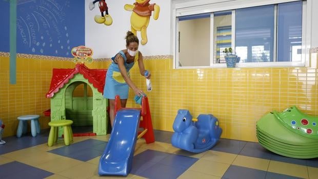 Escuelas infantiles en Córdoba: casi 250 centros y mil profesionales que se asoman al vacío