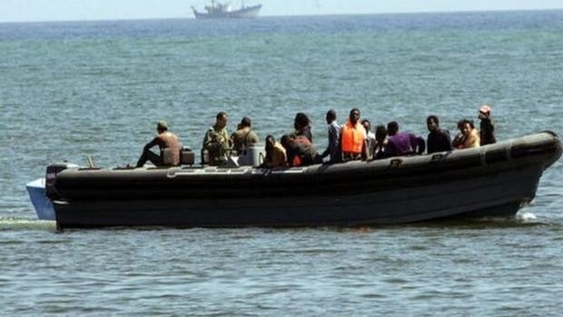 A prisión dos presuntos patrones de una patera que cobraron 5.000 euros a cada inmigrante