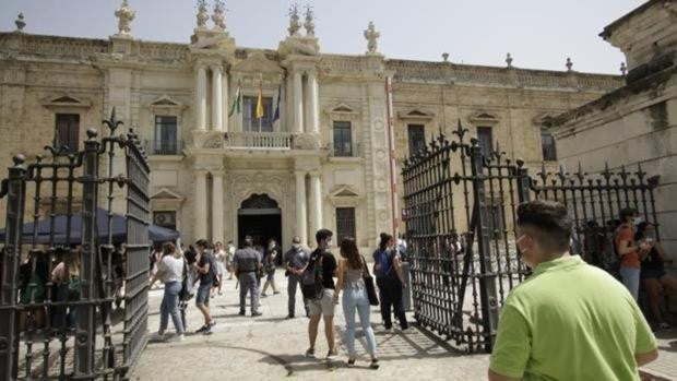 Las universidades andaluzas quieren clases presenciales también