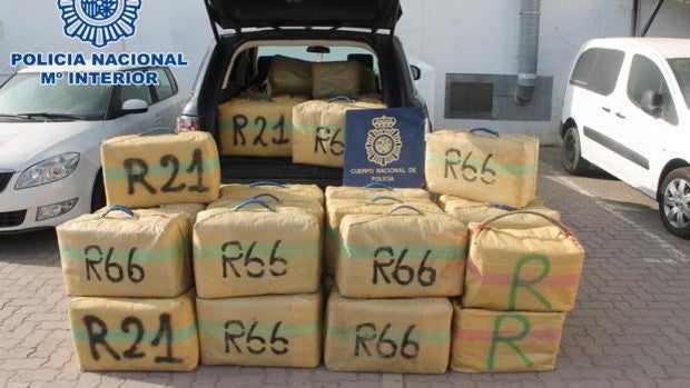 La Policía descubre en La Línea una «guardería» de hachís con 1.400 kilos tras perseguir a un narco