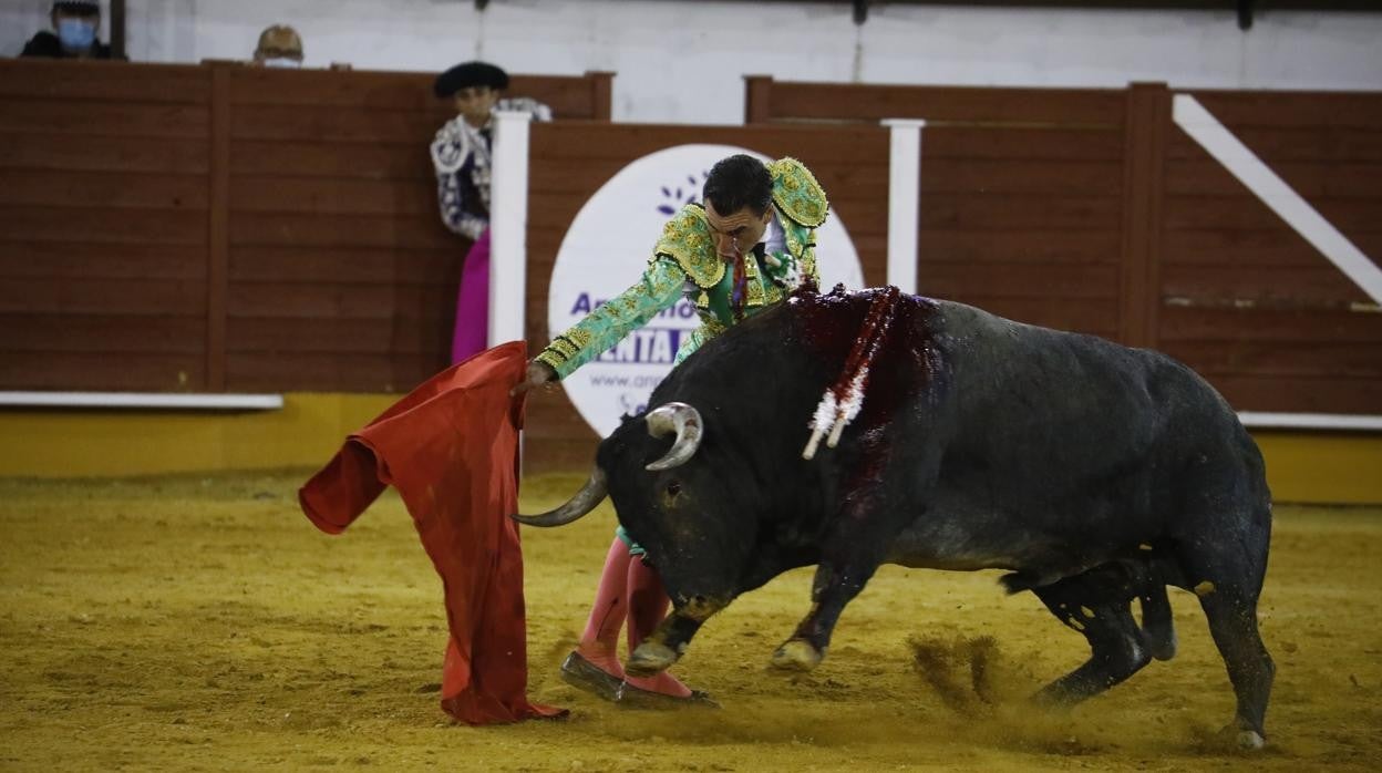 Octavio Chacón fue uno de los triunfadores de la tarde al cortar dos orejas