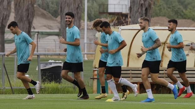 El Córdoba CF rejuvenece un año la media de edad de la plantilla