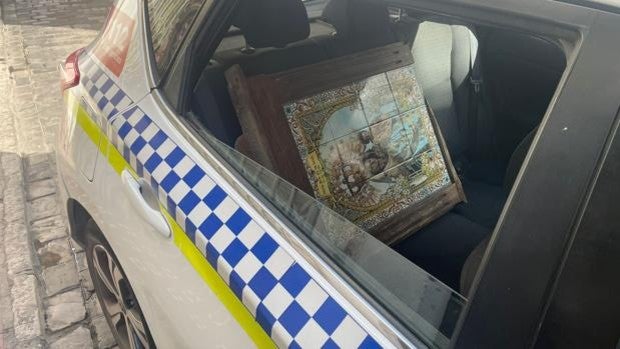 Recuperado el azulejo robado de la Virgen de la Luz, patrona de Tarifa