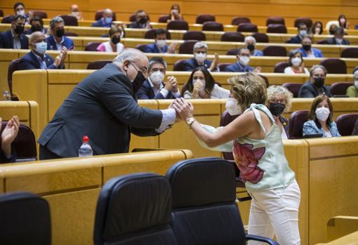 Susana Díaz toma posesión como senadora