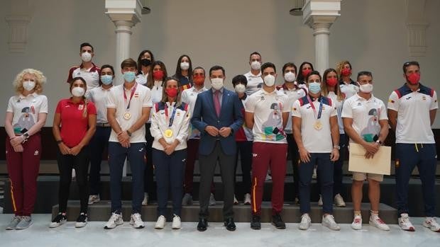 La Junta de Andalucía homenajea a los campeones olímpicos cordobeses Fátima Gálvez y Alfonso Cabello