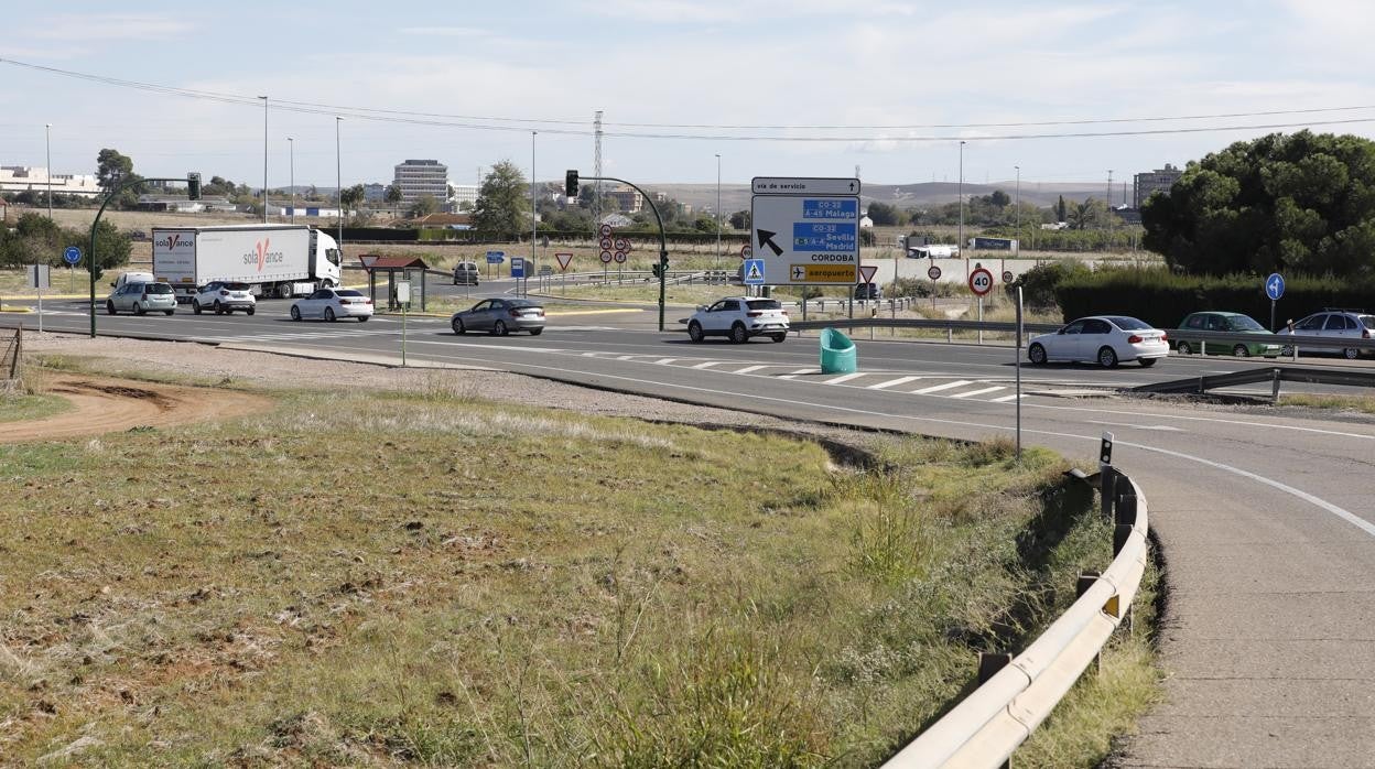 Espacio por donde tendrá que discurrir el tramo pendiente d ela Variante Oeste de Córdoba